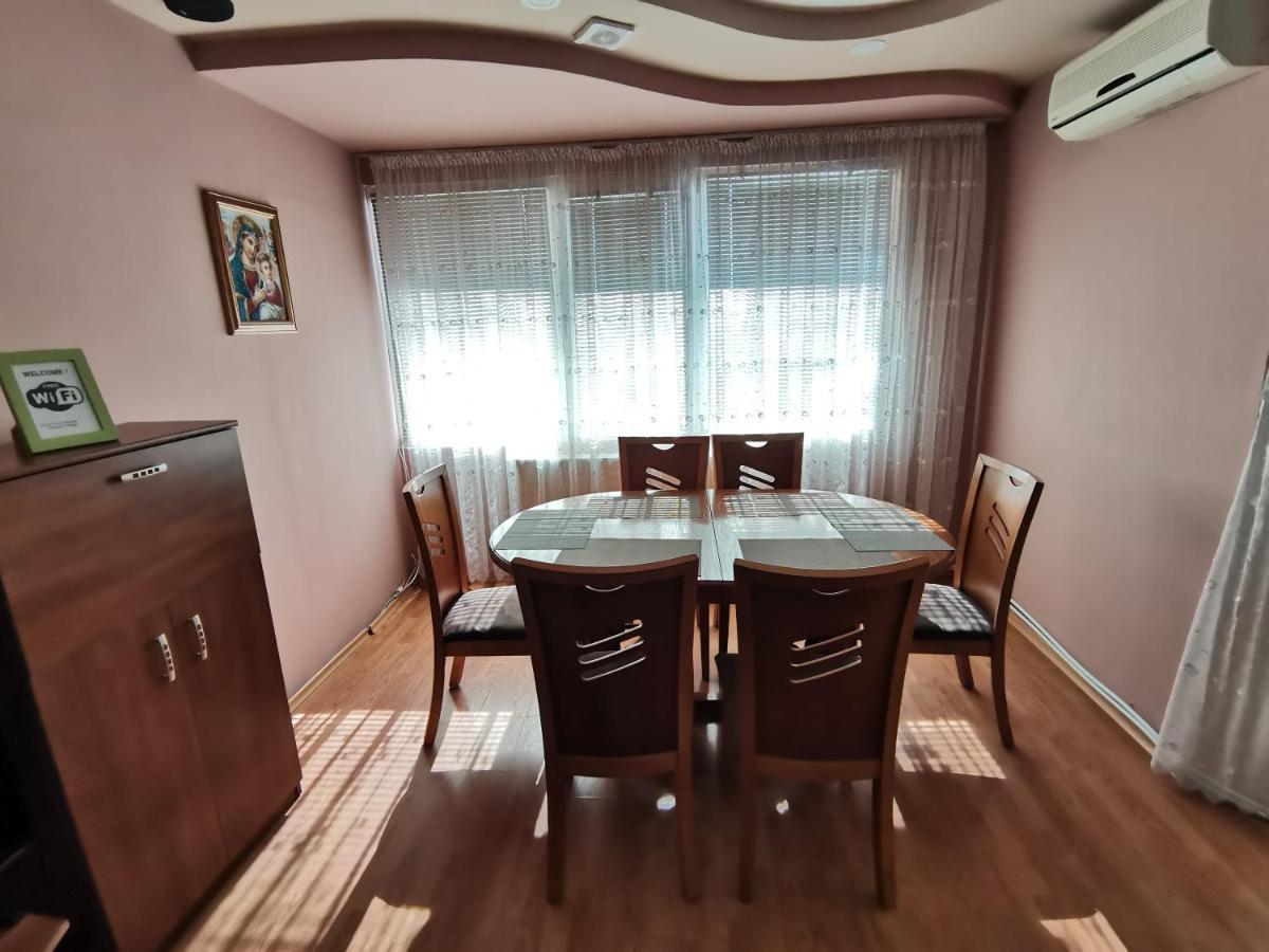 Central Apartment Targovishte Exterior foto