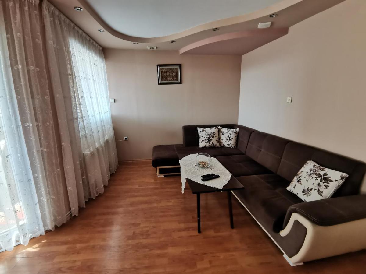 Central Apartment Targovishte Exterior foto
