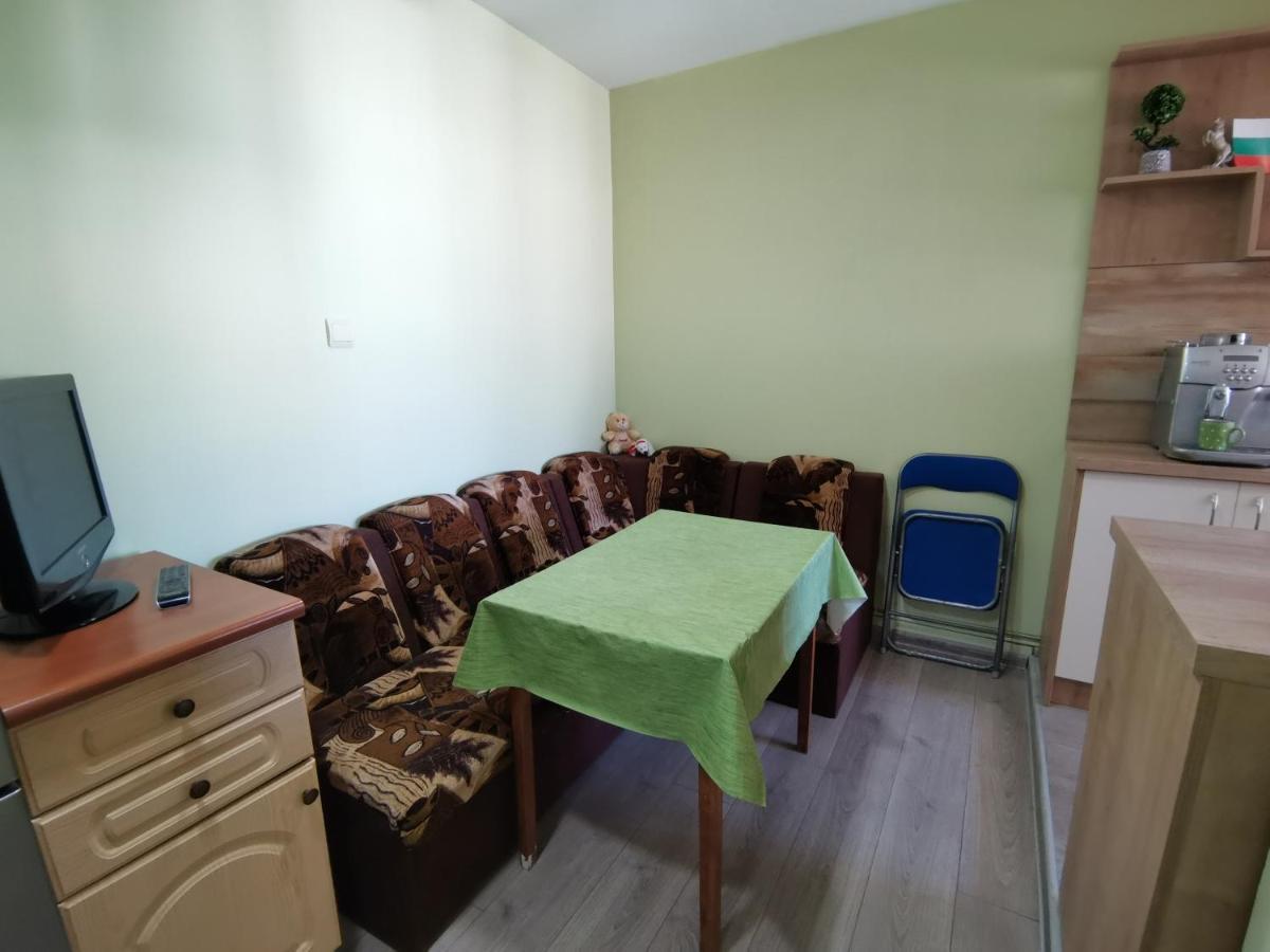 Central Apartment Targovishte Exterior foto